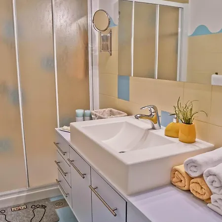 Josephine Apartment